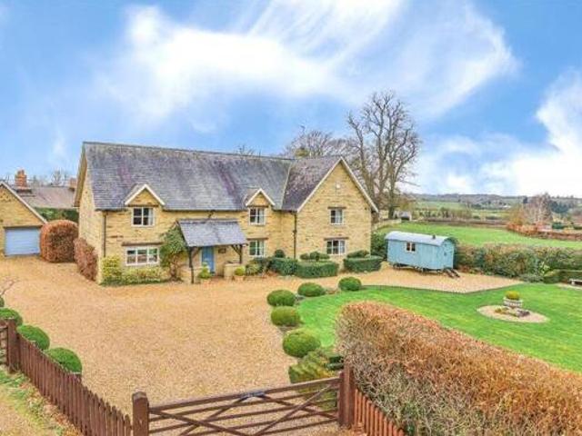 House for sale in Kettering, North Northamptonshire