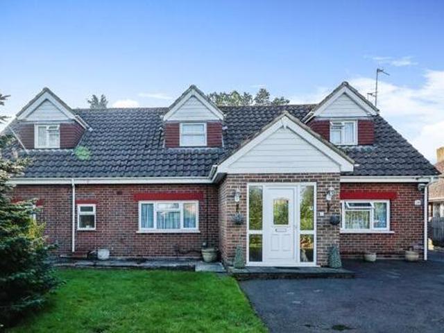 House for sale in Spring Vale, Hampshire