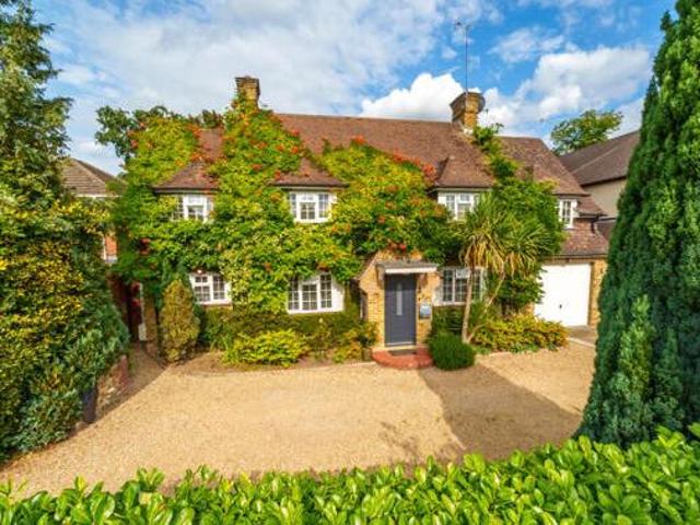 House for sale in Cassiobury Estate, Watford