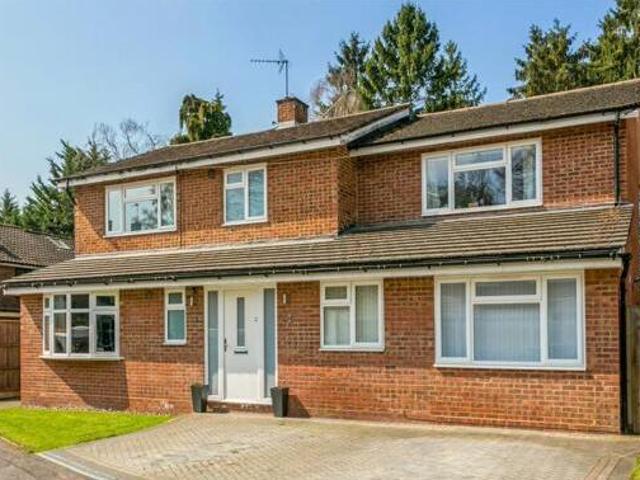 House for sale in Kingswood, Watford
