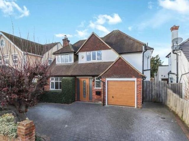 House for sale in Cassiobury Estate, Watford