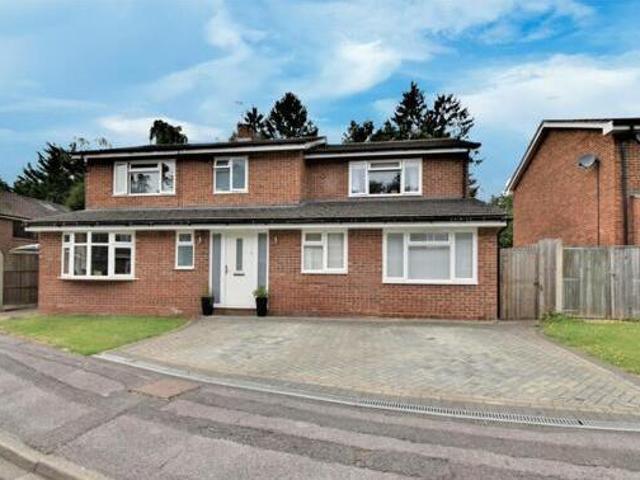 House for sale in Kingswood, Watford