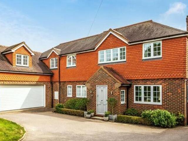 House for sale in The Butts, Kent
