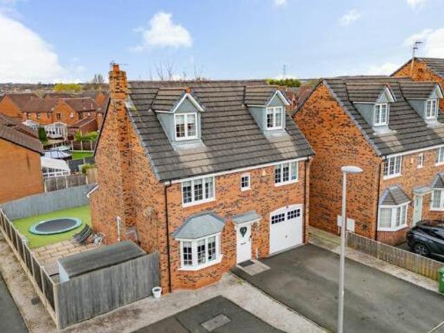 House for sale in Widnes, Liverpool City Region