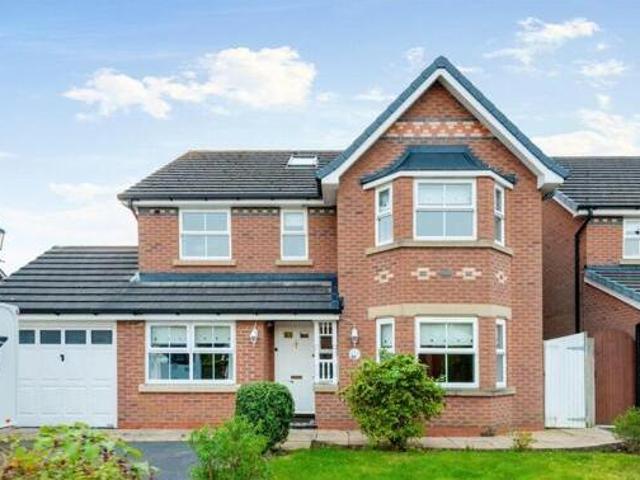 House for sale in Widnes, Liverpool City Region