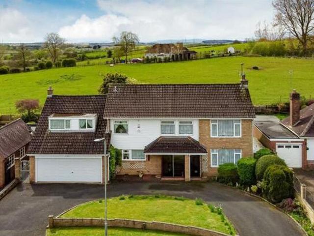 House for sale in Tettenhall, West Midlands