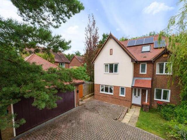 House for sale in Sleepers' Hill, Hampshire