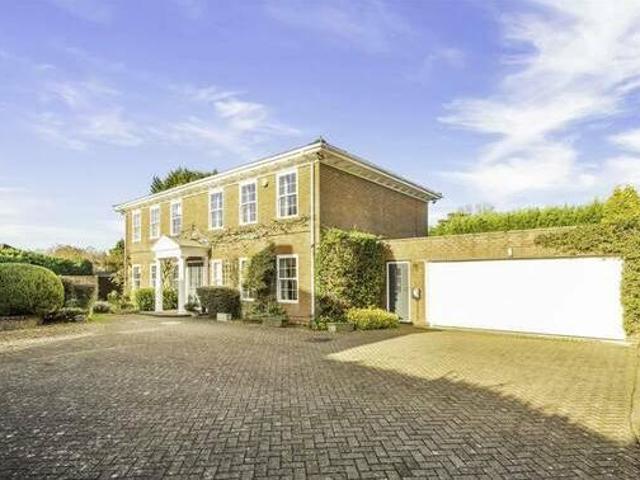 House for rent in Surrey