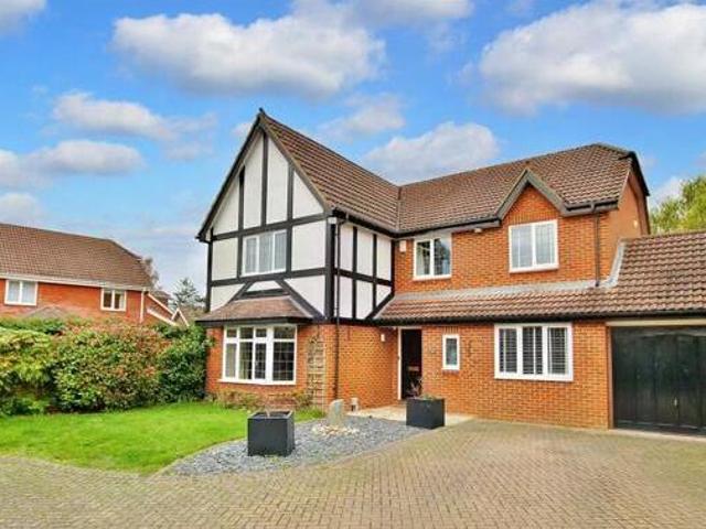 House for sale in Brookwood, Woking