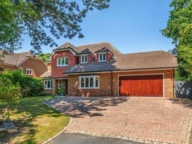 House for sale in Horsell, Woking