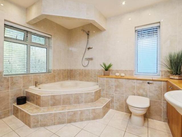 Farm for sale in Wollaton Vale, Haddon