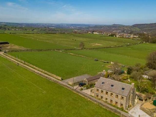 House for sale in Holmfirth, West Yorkshire