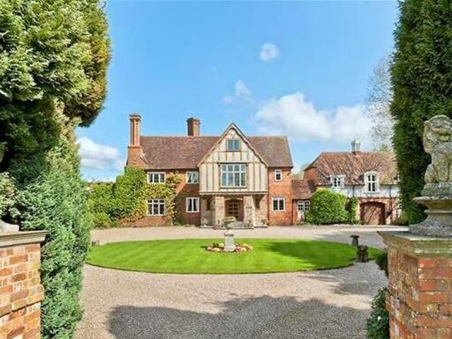House for sale in Lyons, Greater London