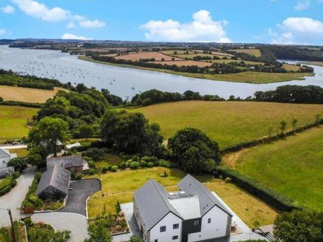 House for sale in Weir Quay, Devon
