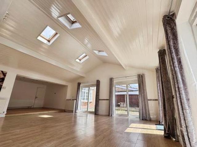 House for rent in Abbey Park, Barton In Fabis