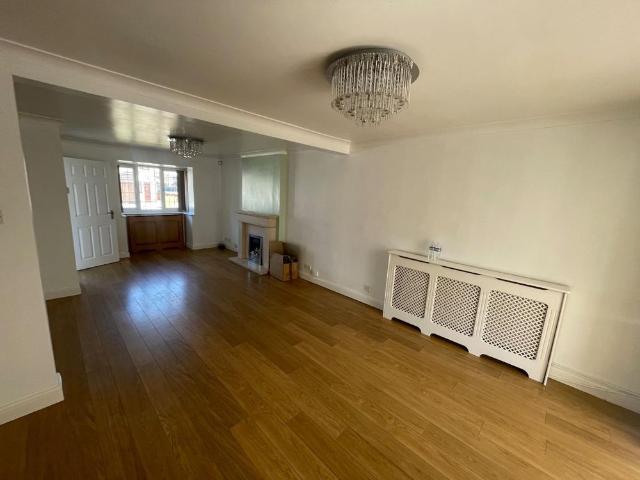 House for rent in Calderstones