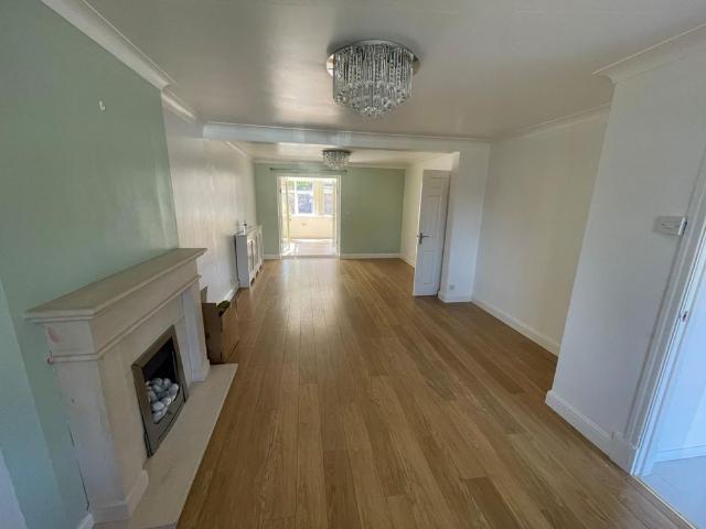 House for rent in Calderstones