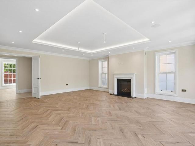 House for rent in Lower Green Esher, Blackhills