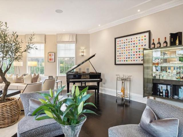House for rent in Blackhills, Surrey