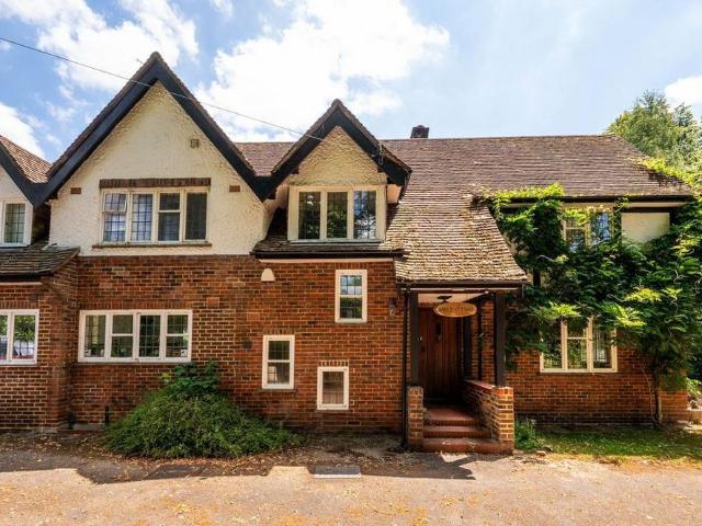 House for rent in Shalford, Guildford