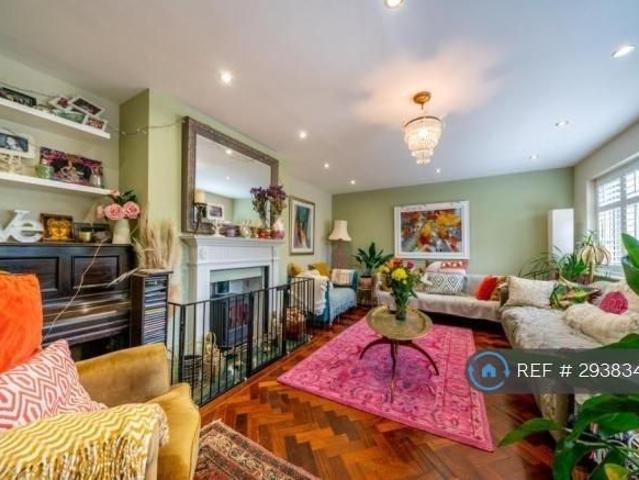 House for rent in Pouchen End, Hertfordshire