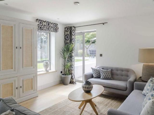 House for rent in London Borough of Merton, Raynes Park