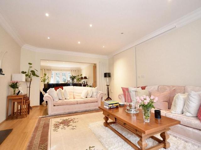 House for rent in Beaconsfield and Chepping Wye Community Board, Knotty Green