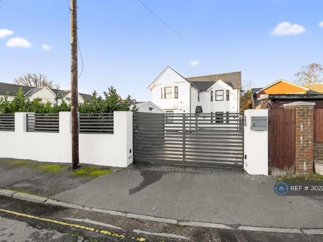 House for rent in Red Hill, Surrey