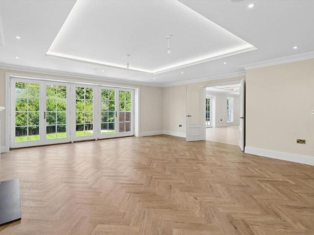House for rent in Lower Green Esher, Blackhills
