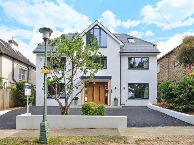 House for rent in Aldrington
