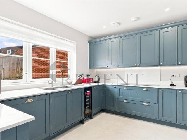 House for rent in High Barnet, Greater London