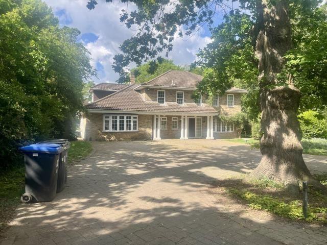 House for rent in West Byfleet, Woking