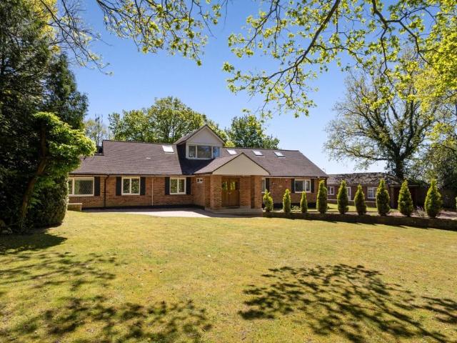 House for rent in Pouchen End, Hertfordshire