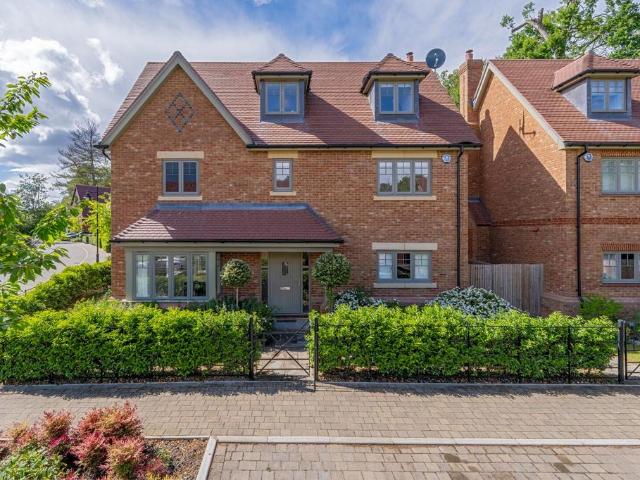 House for rent in Sunningdale
