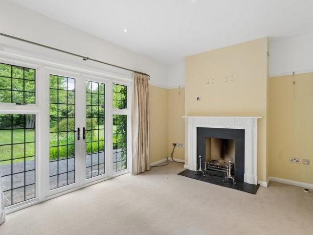 House for rent in Beaconsfield, Knotty Green