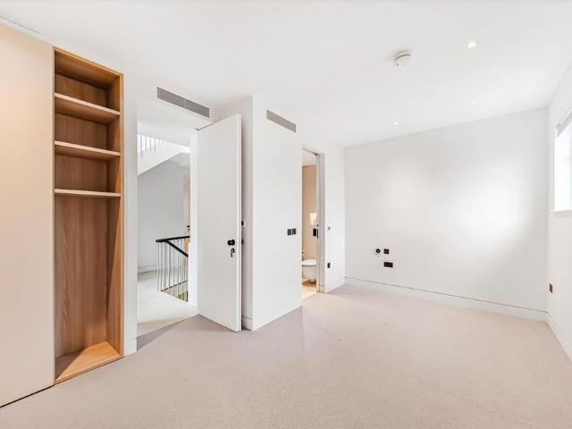 House for rent in Belsize Park, London