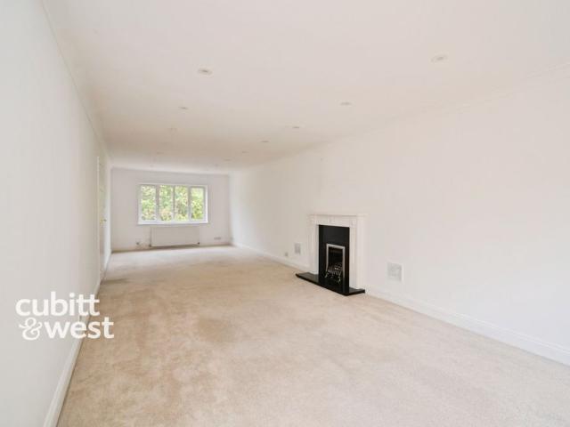 House for rent in Caterham Valley, Hillview