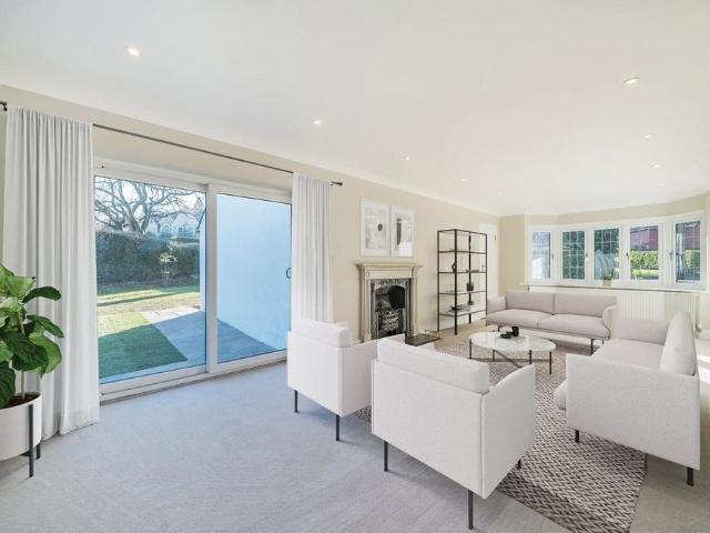 House for rent in Farnborough Park, Greater London