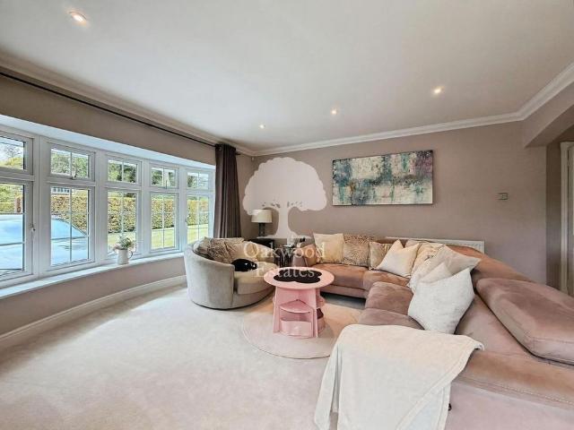 House for rent in Beaconsfield and Chepping Wye Community Board, Knotty Green