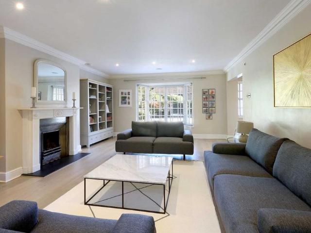 House for rent in Beaconsfield, Forty Green