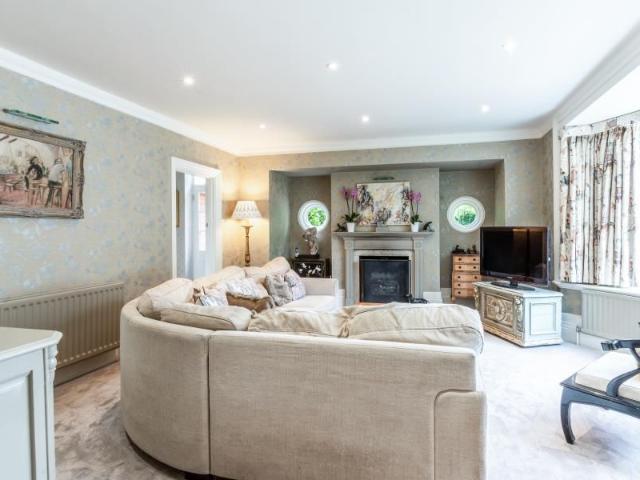 House for rent in Sunningdale