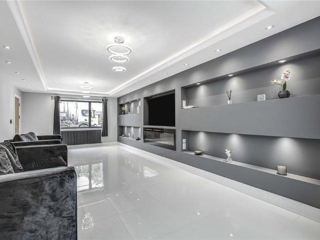House for rent in Royal Borough of Kingston upon Thames, Greater London