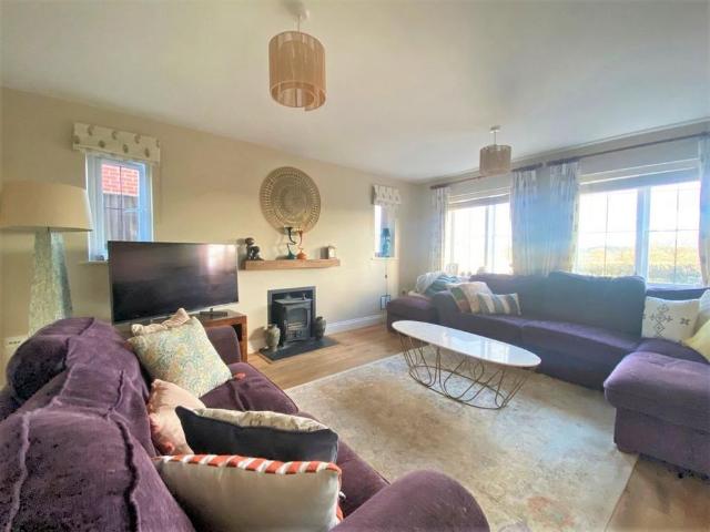 House for rent in Tismans Common, Horsham