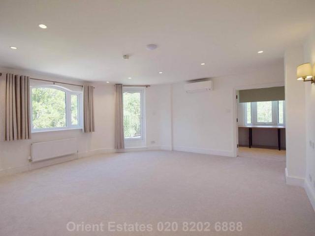 House for rent in Hadley Wood, Greater London