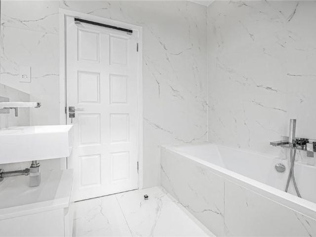 House for rent in New Southgate, Greater London