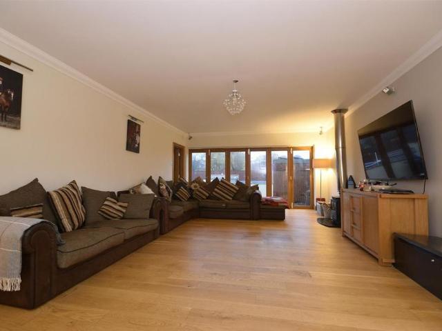 House for rent in Hanham Abbots, Kingswood