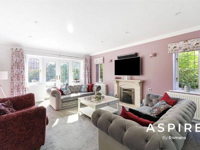 House for rent in Eversley, Hart