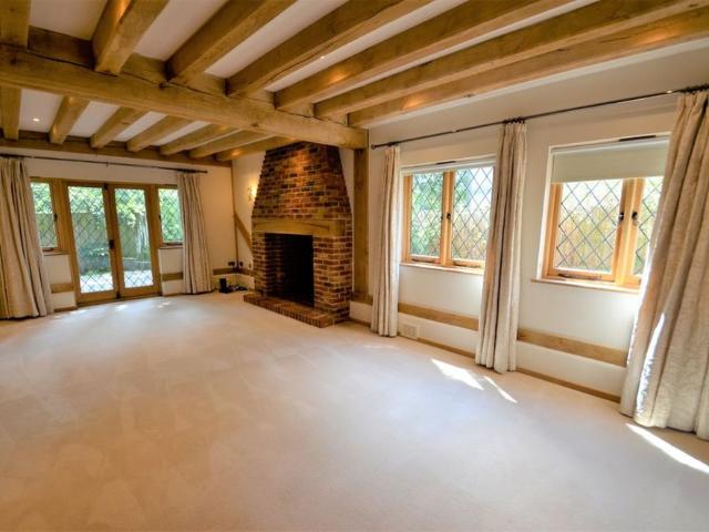 House for rent in Row Town, Surrey