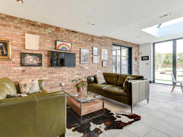 House for rent in Aldrington