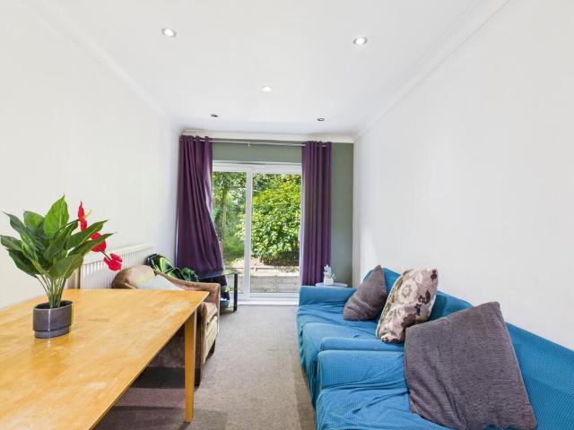 House for rent in Clover Hill, East Bank